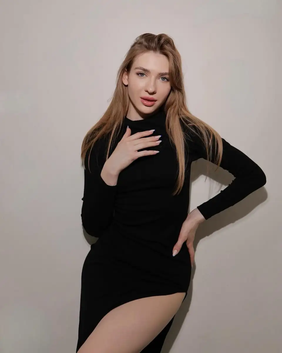 Alice escort in Moscow