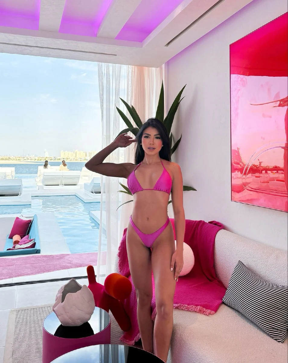 Amalia escort in Moscow