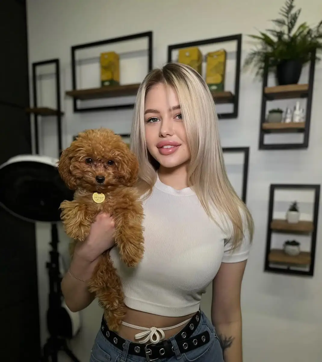 Amelia escort in Moscow