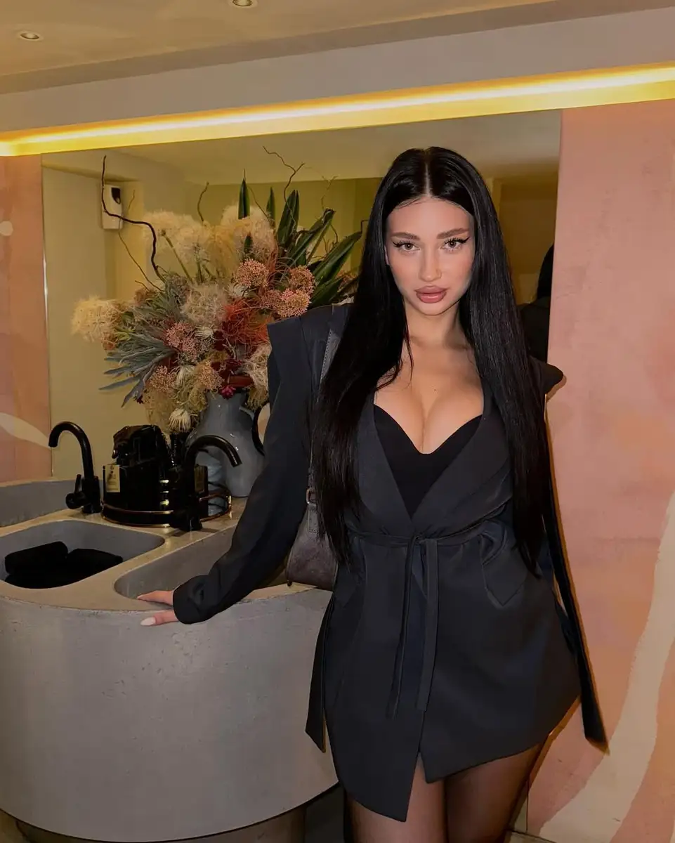 Aria escort in Dubai