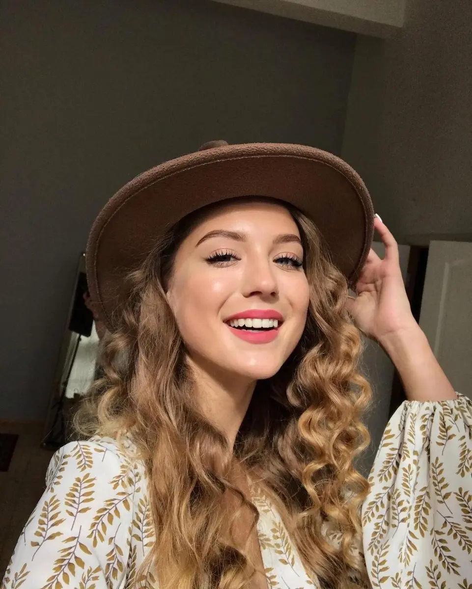 Audrey escort in Moscow