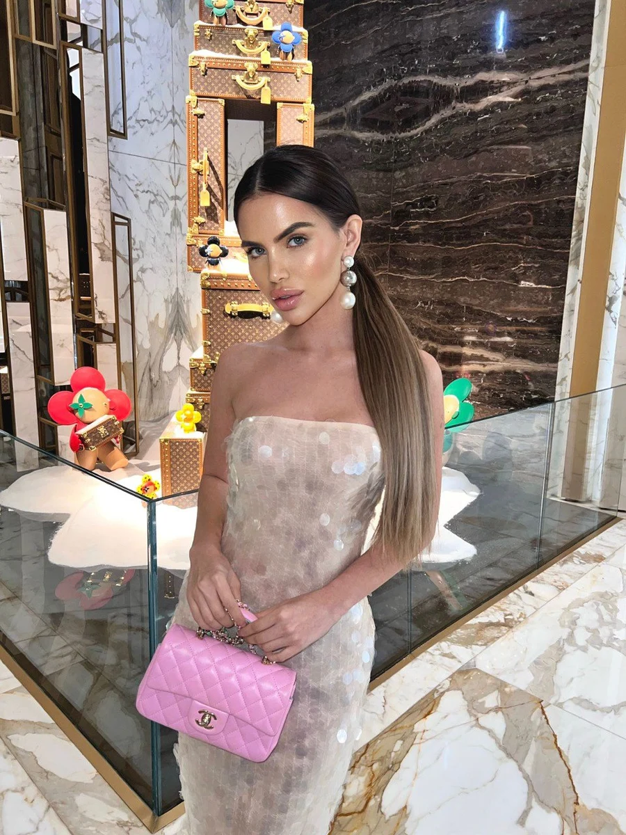 Aviana escort in Dubai