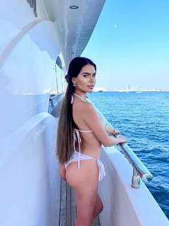 Aviana escort in Dubai