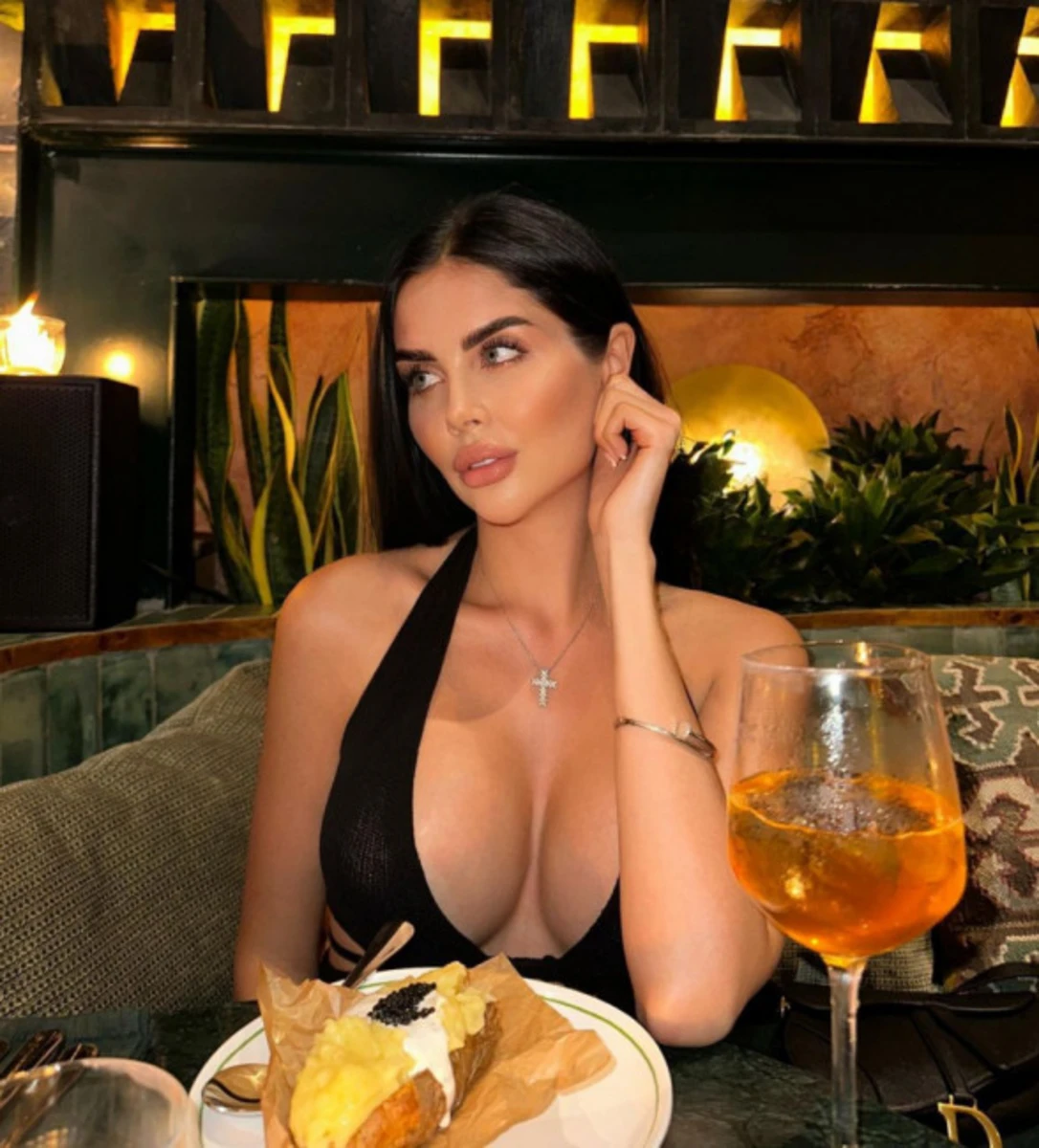 Briony escort in Moscow