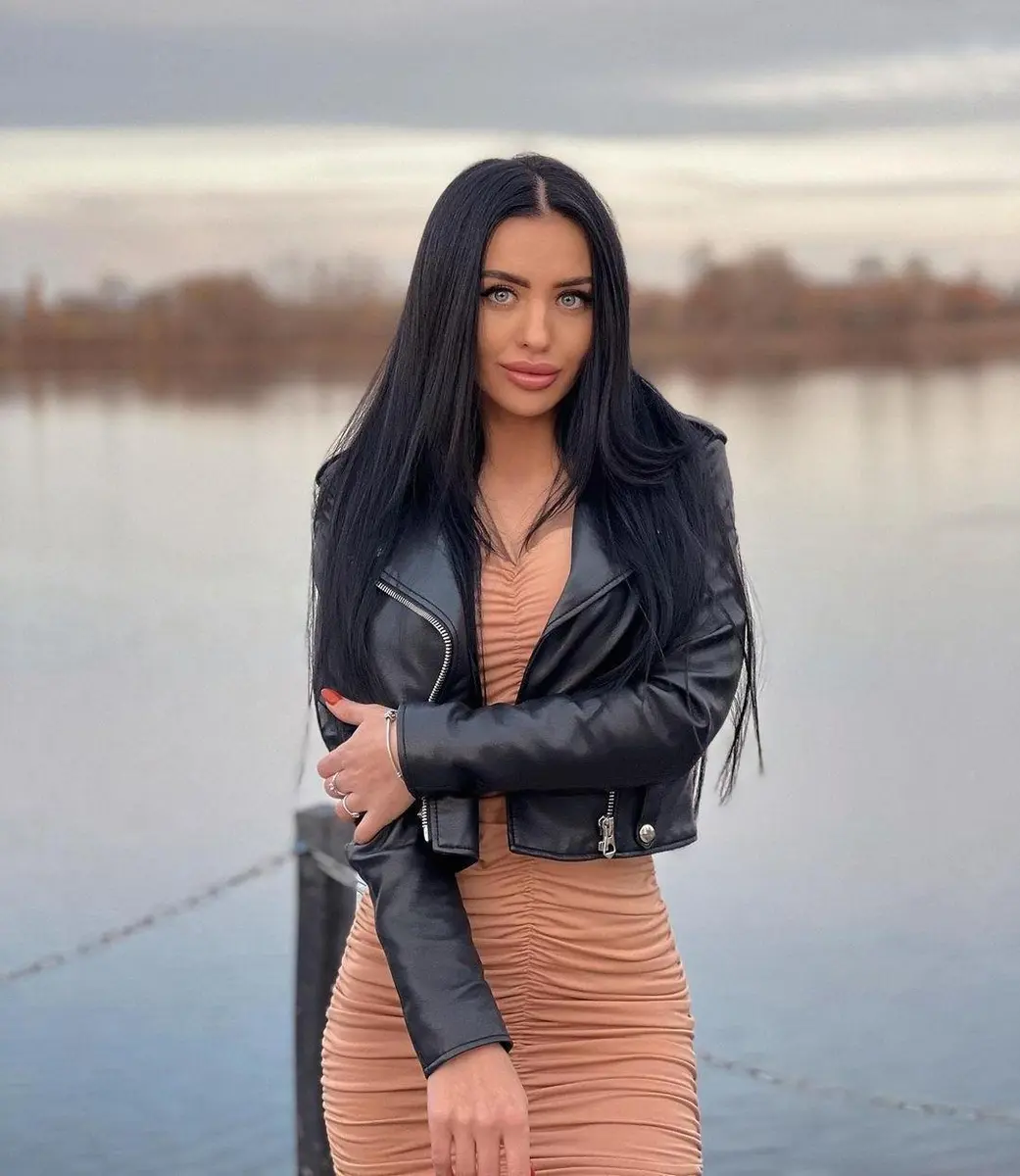 Camila escort in Moscow