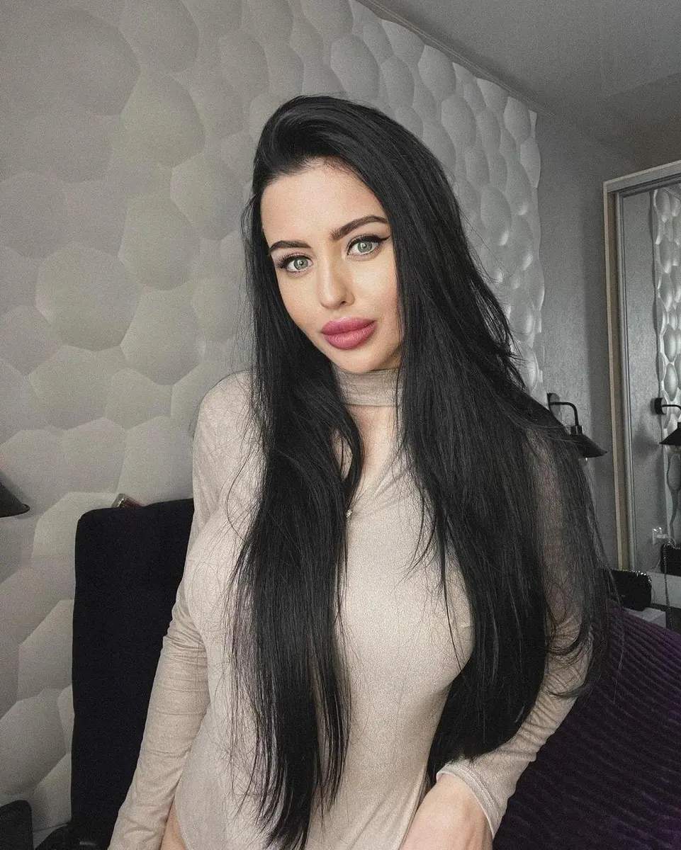 Camila escort in Moscow