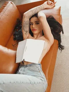 Camila escort in Moscow