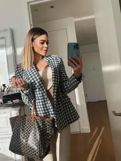 Cara escort in Moscow