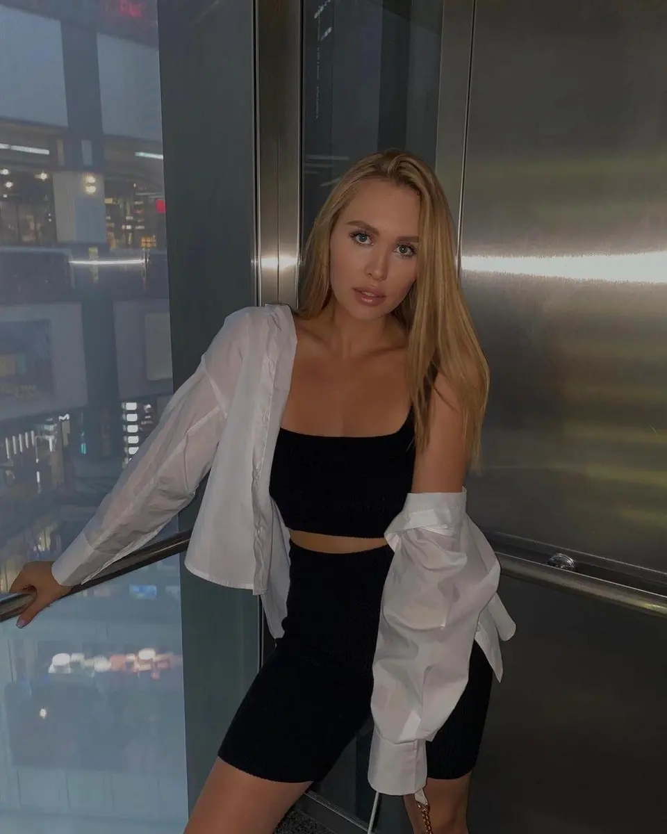 Carmen escort in Moscow