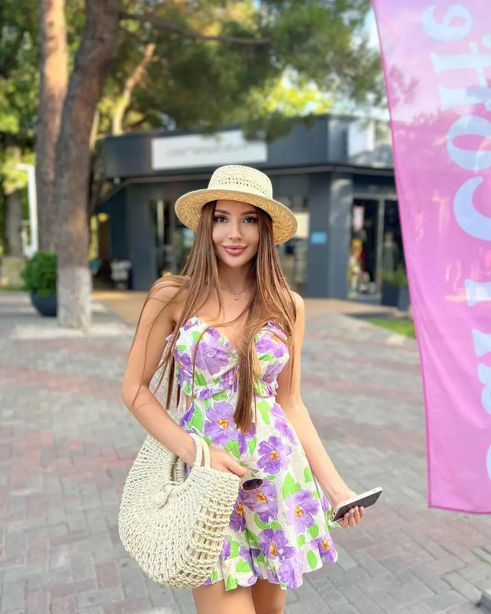 Courtney escort in Moscow