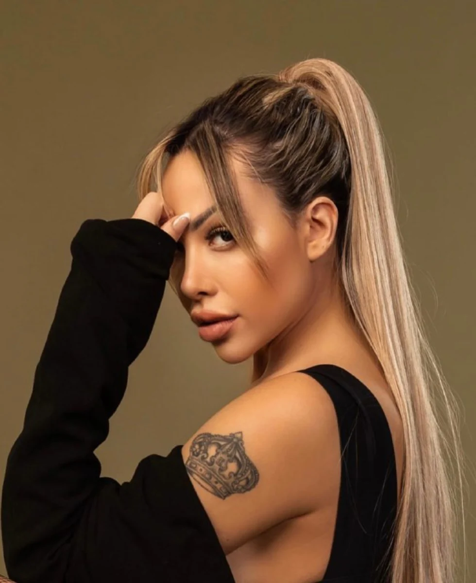 Dahlia escort in Moscow