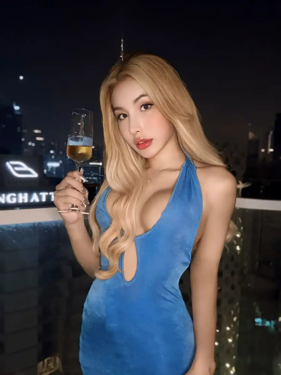 Elise escort in Dubai