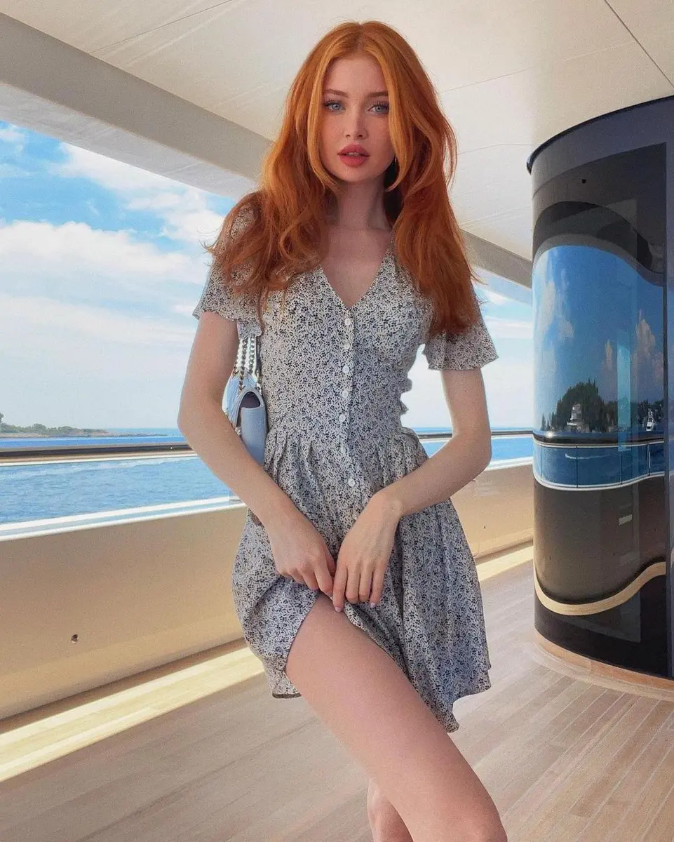 Ella escort in Moscow