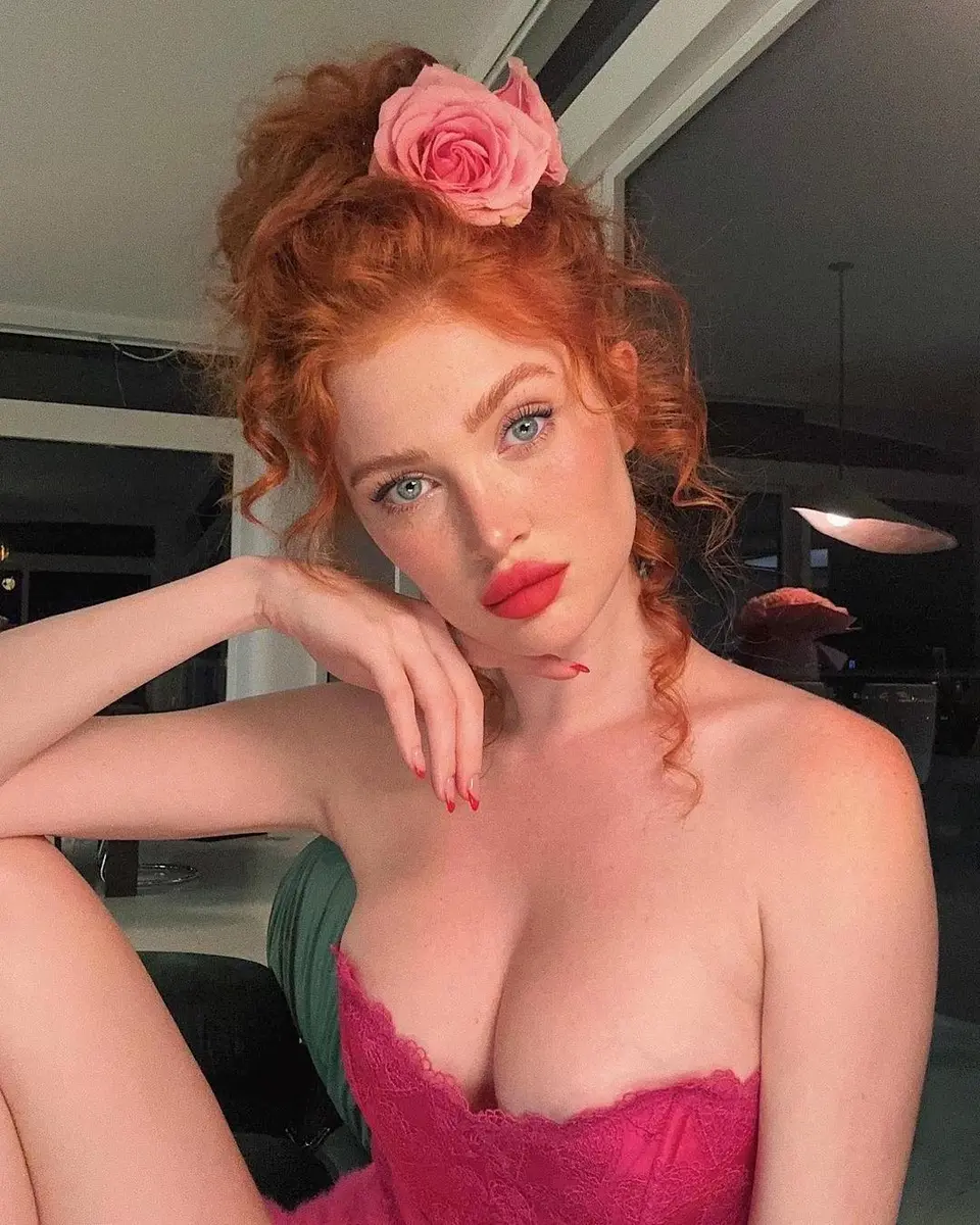 Ella escort in Moscow