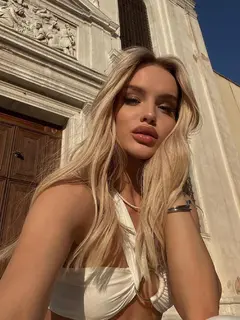 Emma escort in Moscow