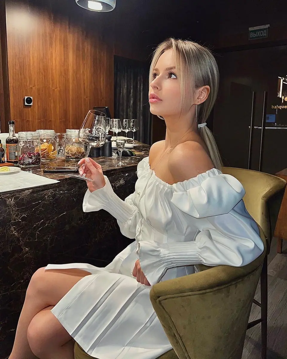 Estelle escort in Moscow