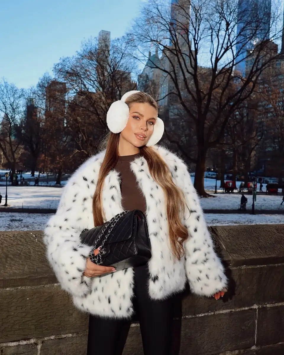 Evelyn escort in Moscow