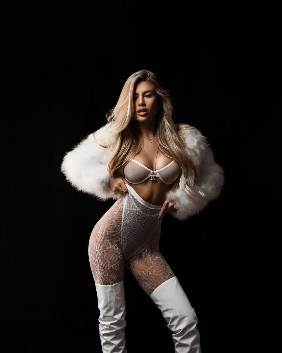 Felicity escort in Moscow