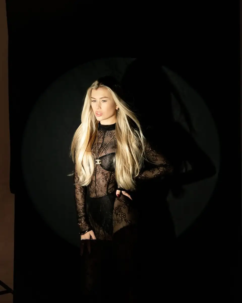 Felicity escort in Moscow