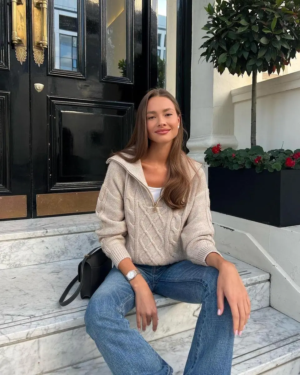 Flora escort in Moscow