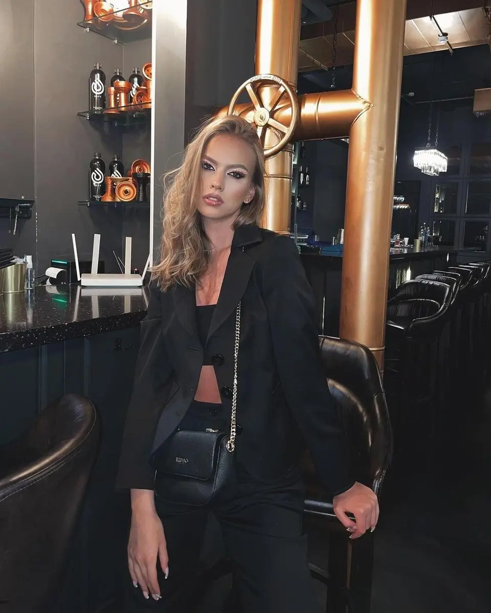 Francesca escort in Moscow