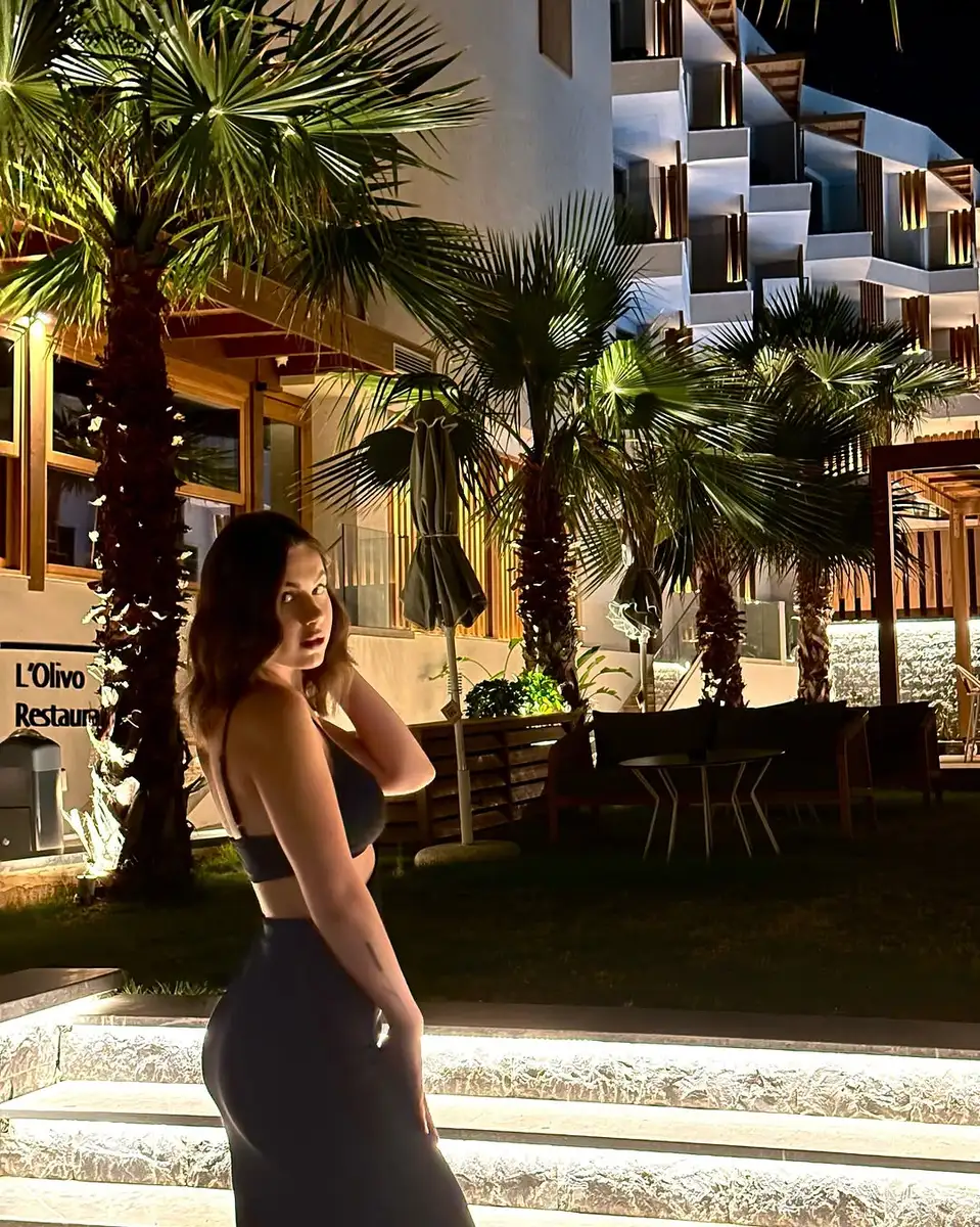 Gabriella escort in Moscow