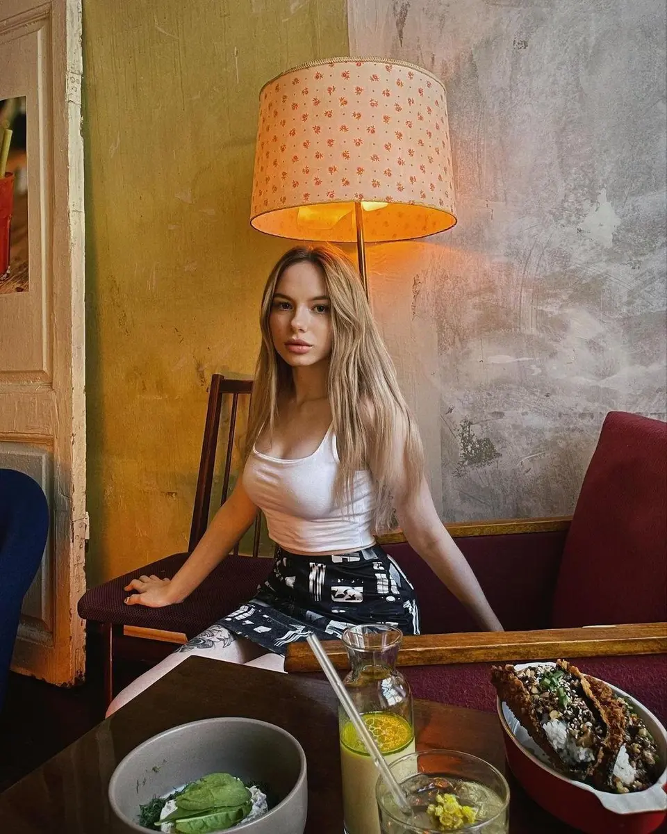 Hadley escort in Moscow