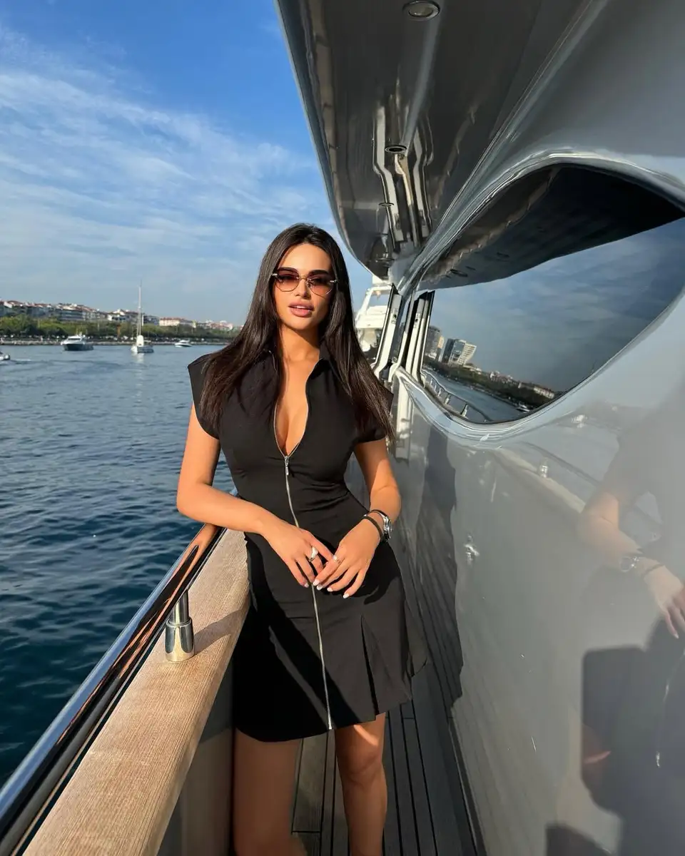 Helena escort in Moscow