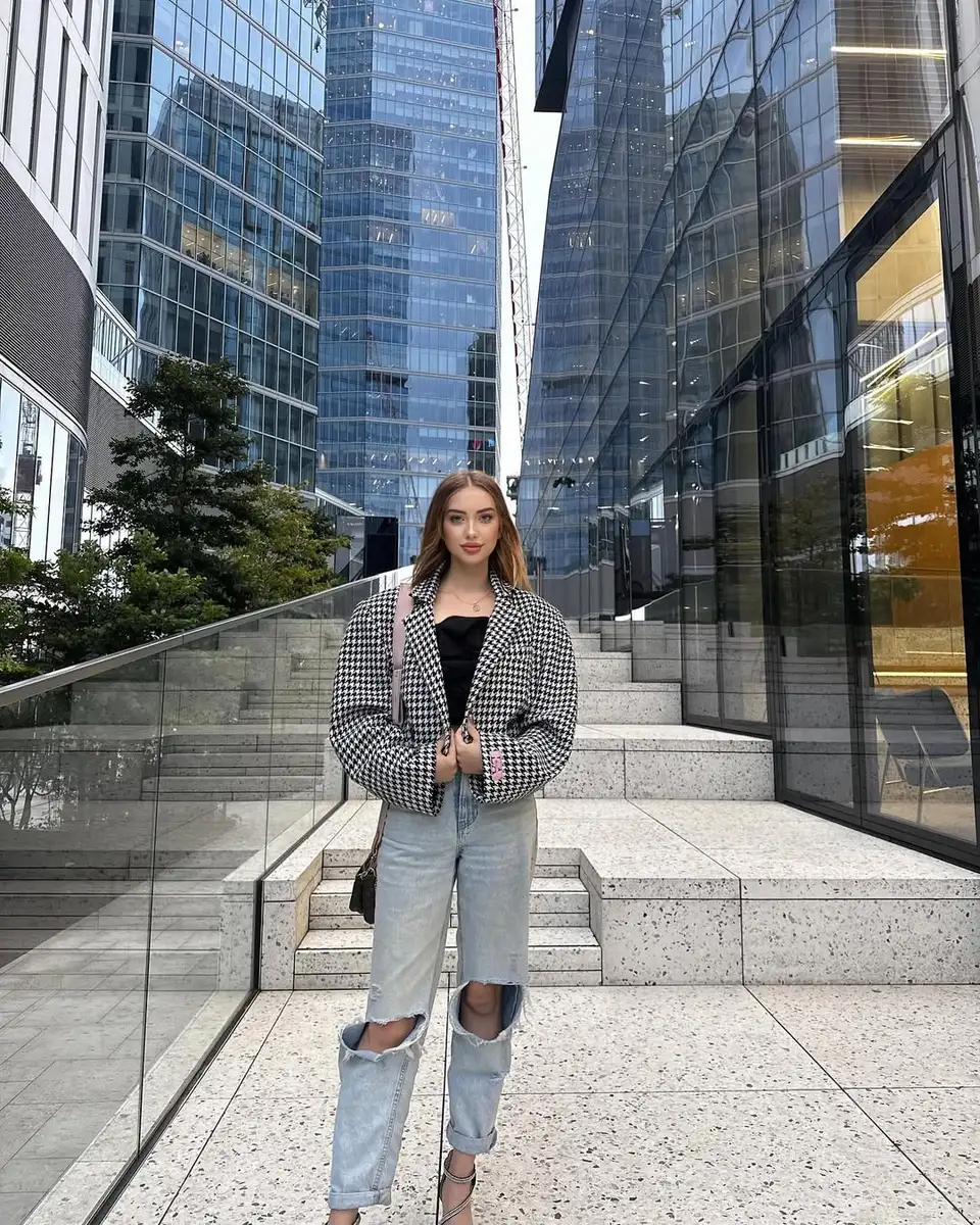 Isabella escort in Moscow