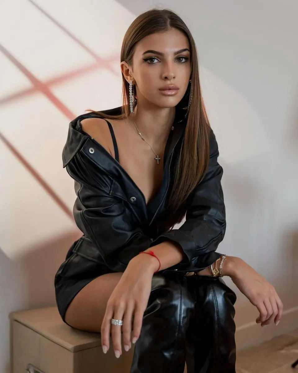 Jasmine escort in Moscow