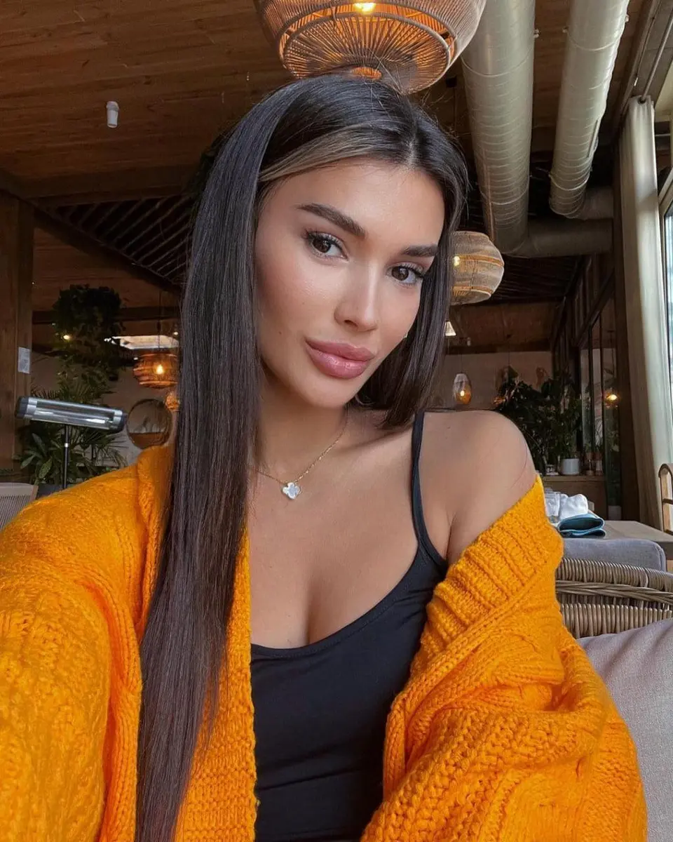 Katie escort in Moscow