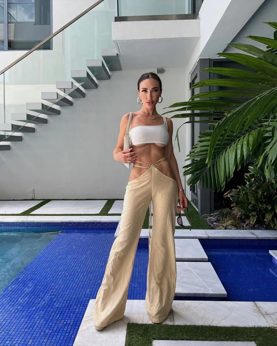 Keira escort in Moscow