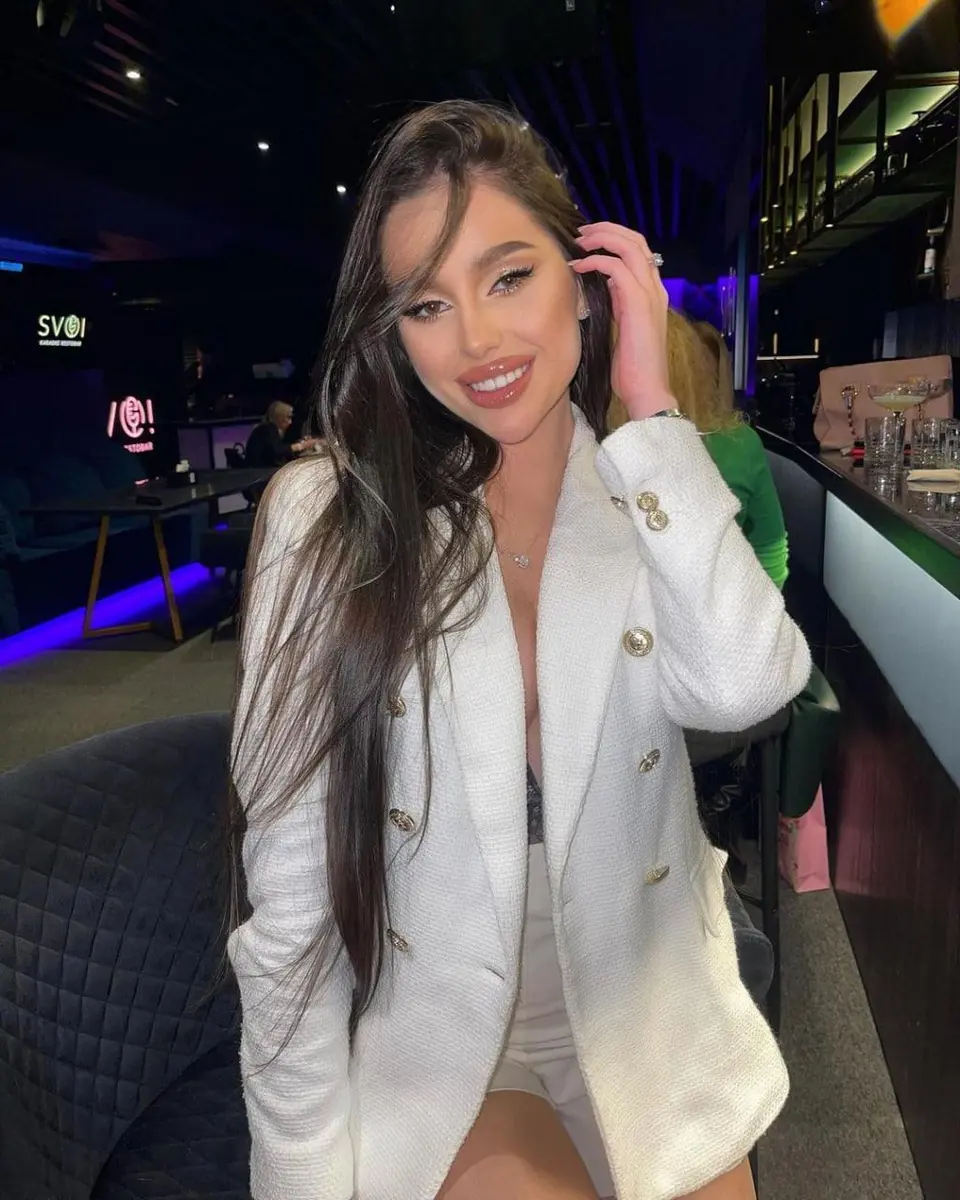 Kylie escort in Moscow