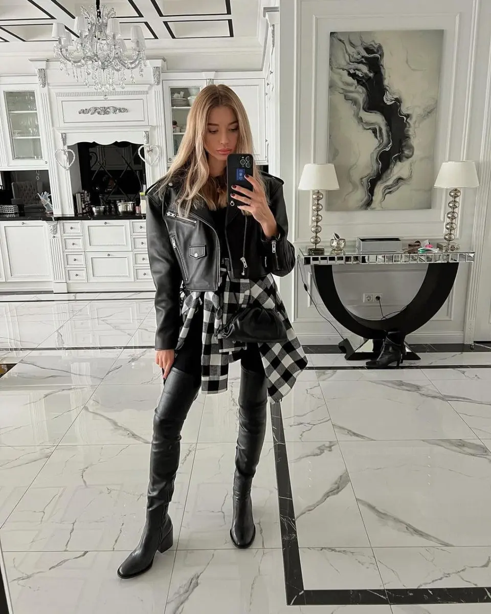 Lana escort in Moscow