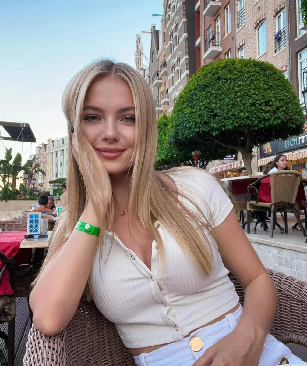Maisie escort in Moscow