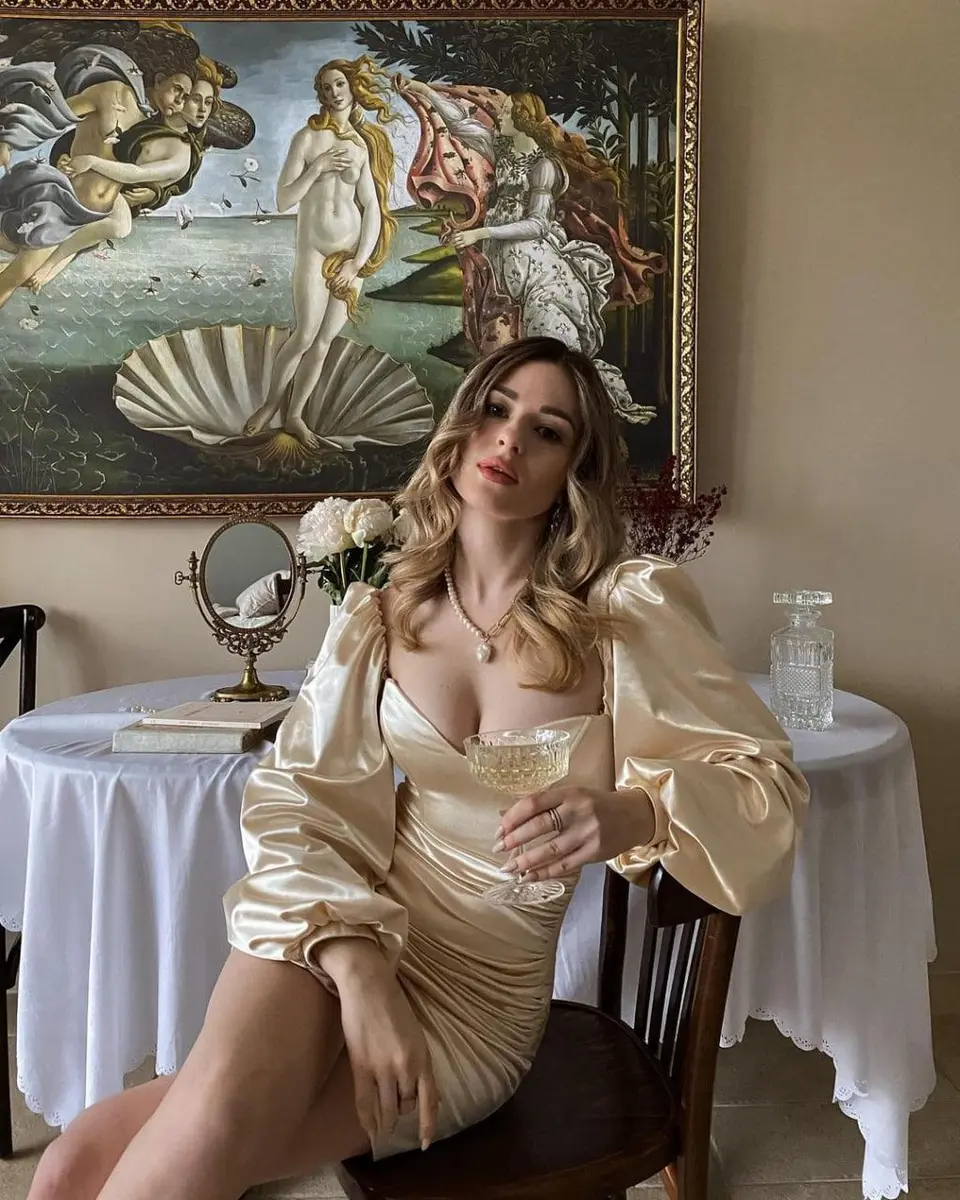 Melanie escort in Dubai