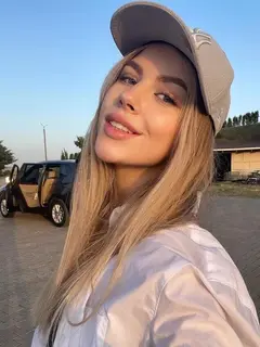 Naomi escort in Moscow