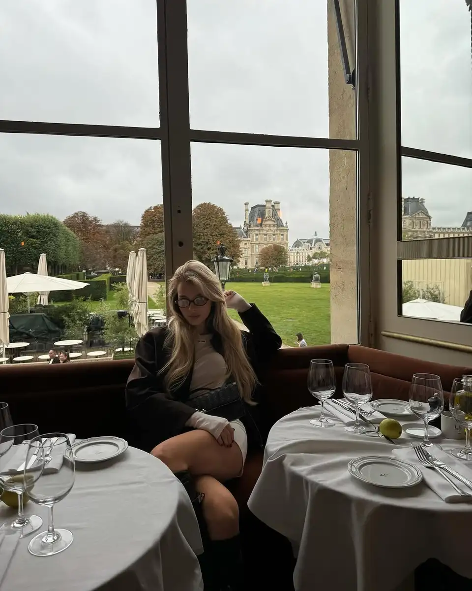 Olivia escort in Moscow