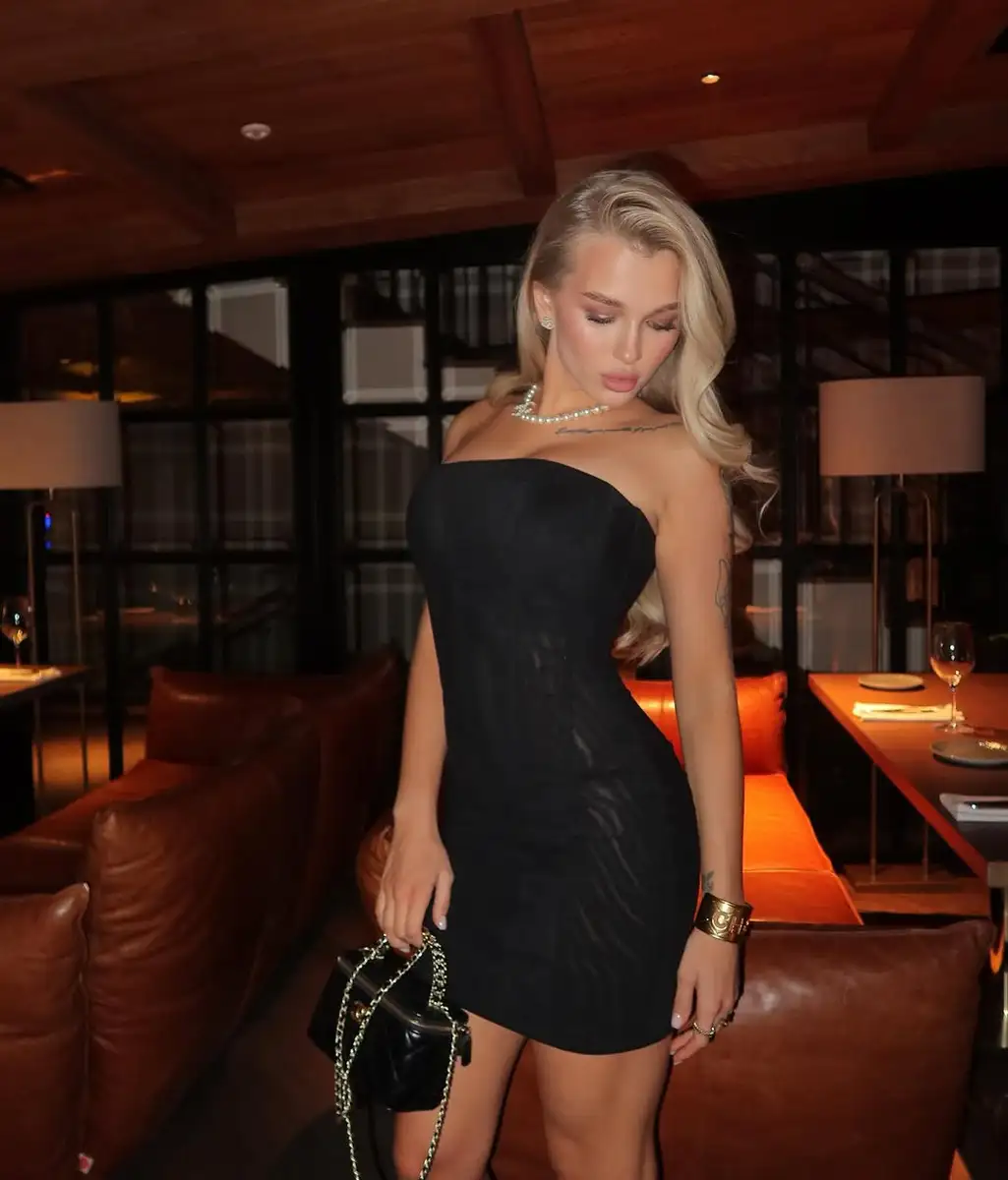 Olivia escort in Moscow