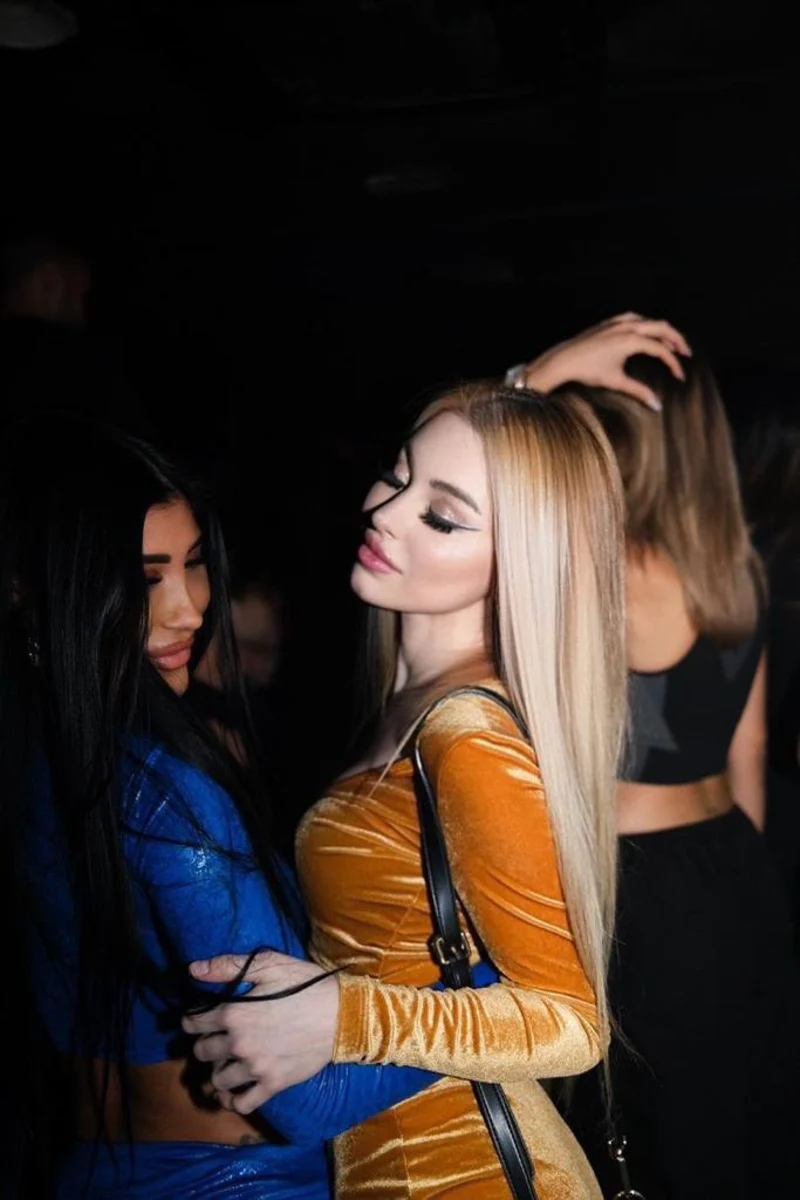 Regina escort in Moscow