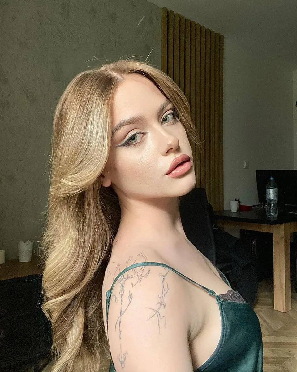 Rowan escort in Moscow