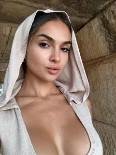 Sage escort in Dubai