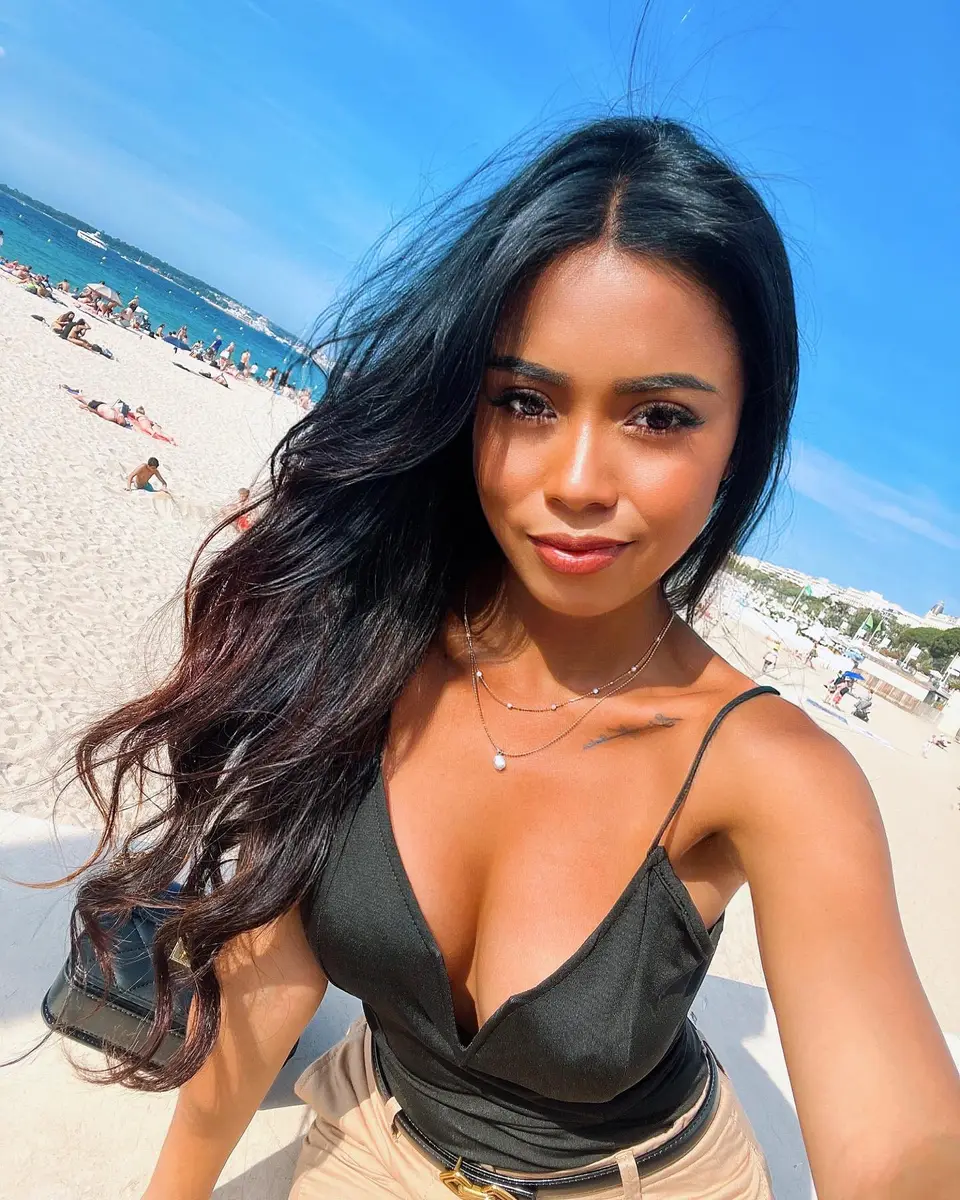 Tahlia escort in Moscow