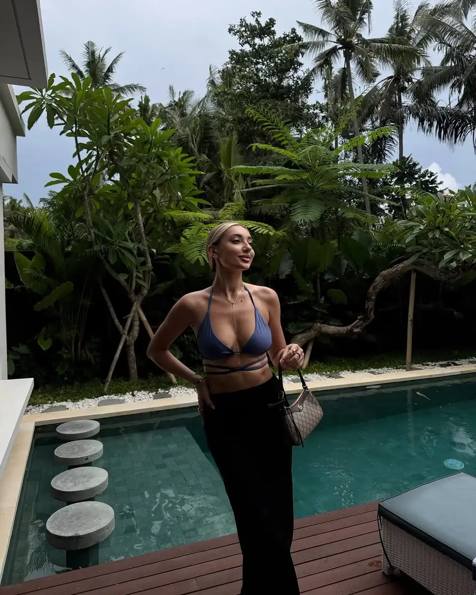 Vivienne escort in Moscow