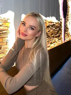 Zoelle escort in Moscow