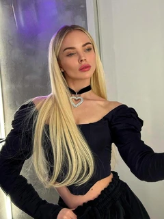 Zoelle escort in Moscow