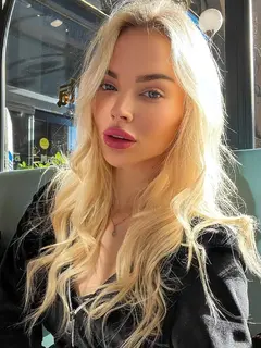 Zoelle escort in Moscow